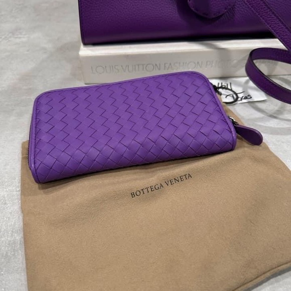 🦄 Bottega Veneta Wallet 💜 - Picture 4 of 9